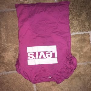 Levi’s pink shirt small